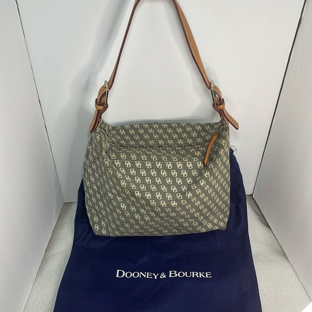 ‼️PreLoved Dooney & Bourke Signature Canvas Medium Shoulder Sac—Authentic‼️